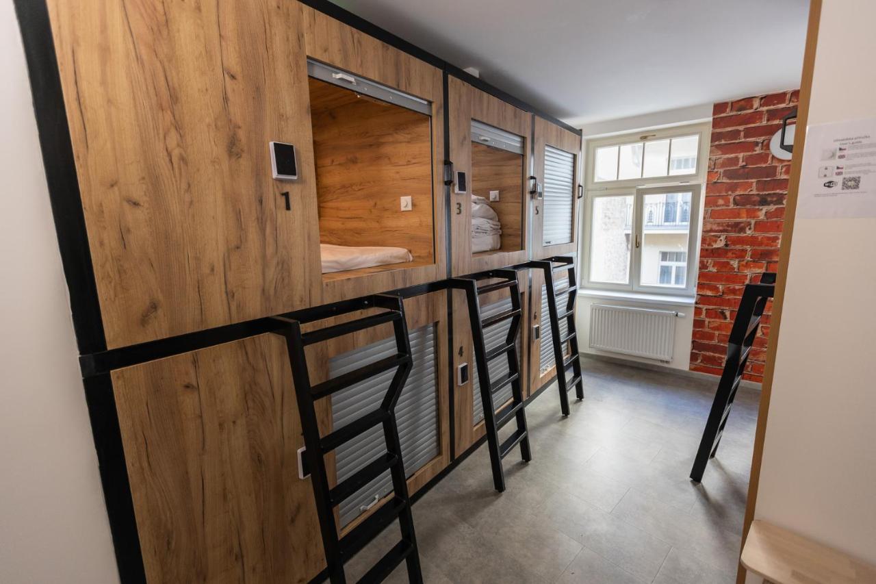 Capsule Hostel Andel Centre Spirit Praha Eksteriør bilde