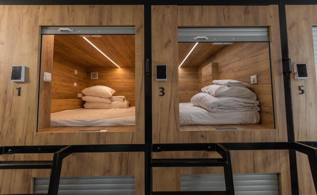 Capsule Hostel Andel Centre Spirit Praha Eksteriør bilde