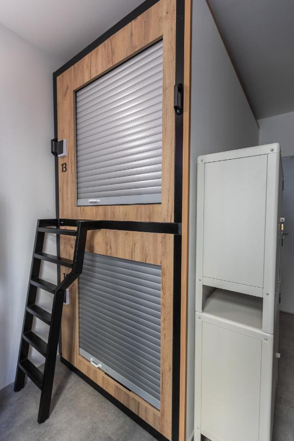 Capsule Hostel Andel Centre Spirit Praha Eksteriør bilde